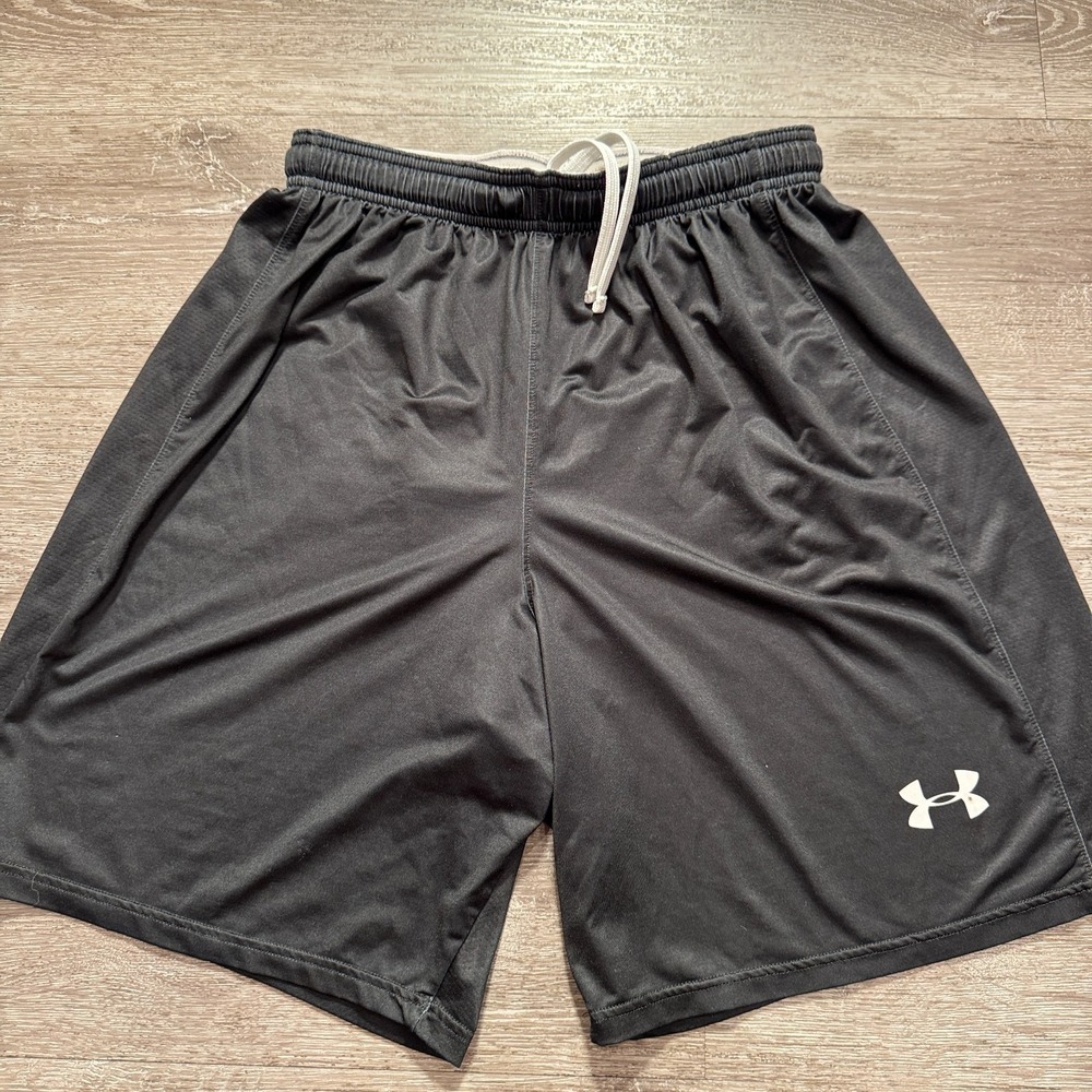 Under Armour Shorts Boys Medium Gray Casual Outdoor Performance Running 8" Kids